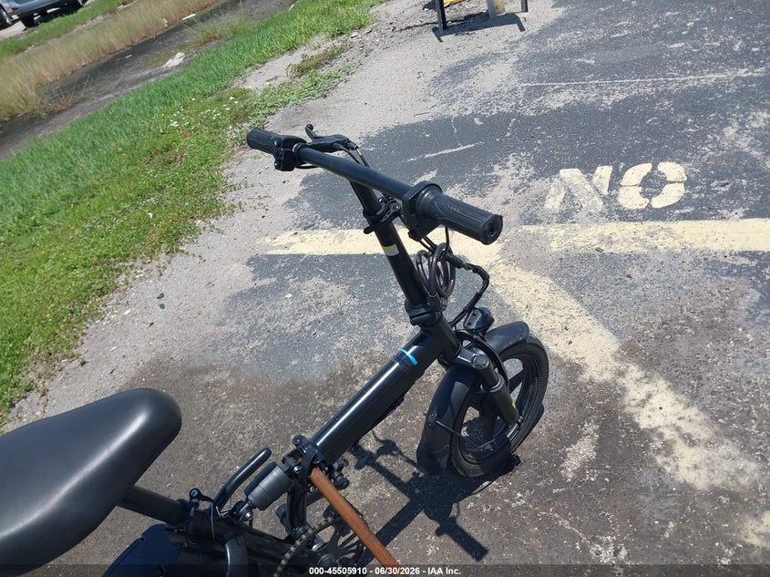 2025 Apyear E-bike with 576wh removable battery VIN BS369020251028004 IAAI salvage auction — FRONT END, Bill Of Sale (Florida), sold $25 on 2026-07-23 (photo 5)