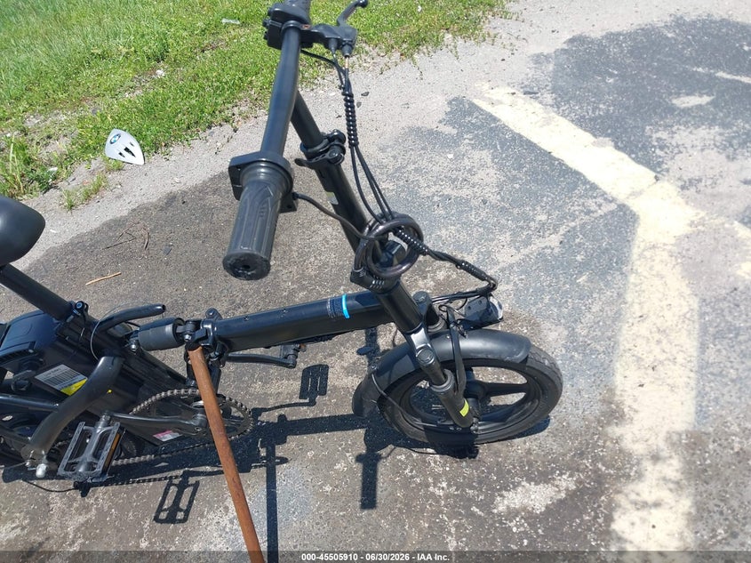 2025 Apyear E-bike with 576wh removable battery VIN BS369020251028004 IAAI salvage auction — FRONT END, Bill Of Sale (Florida), sold $25 on 2026-07-23 (photo 8)