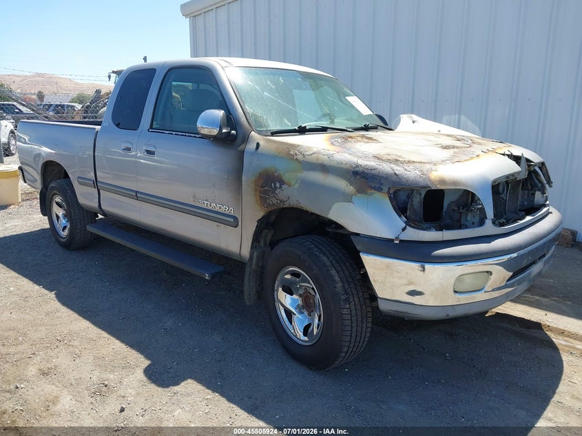 2001 Toyota Tundra VIN 5TBRN341X1S189163 IAAI salvage auction — Burn Engine, Salvage (California), sold $175 on 2026-07-30 (photo 1)