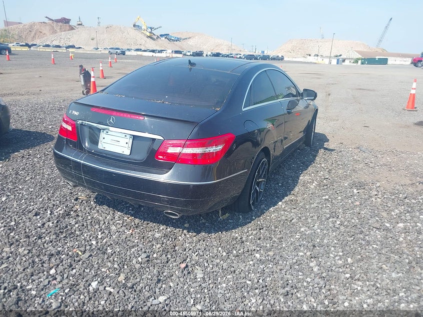 2013 Mercedes-benz E-klasse VIN WDDKJ5KBXDF198113 IAAI salvage auction — NORMAL WEAR, Clear (New York), sold $1,200 on 2026-07-28 (photo 4)