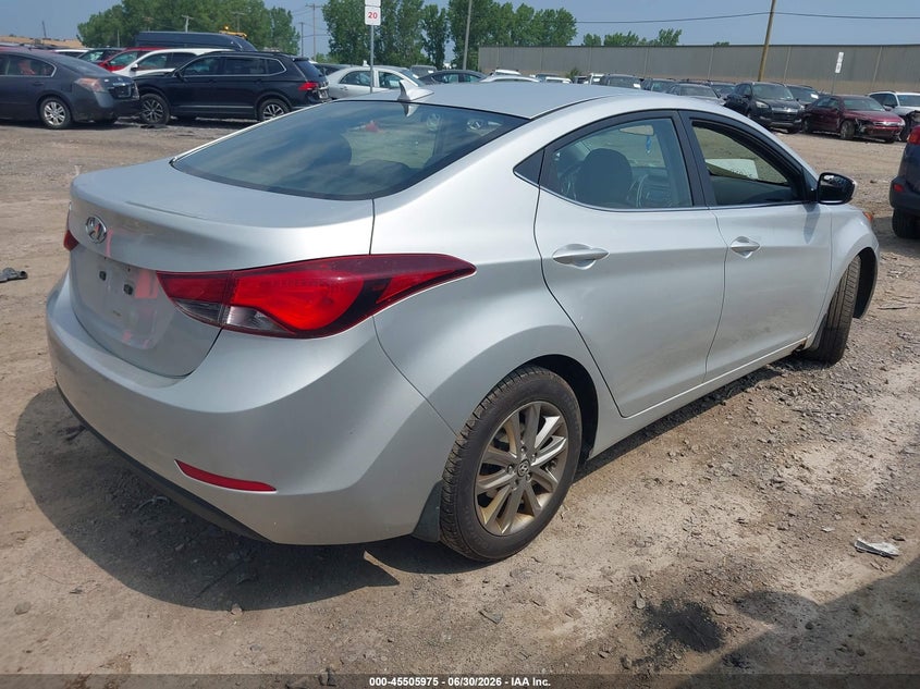 2015 Hyundai Elantra VIN 5NPDH4AE0FH581636 IAAI salvage auction — LEFT & RIGHT, Salvage Title, sold $375 on 2026-07-18 (photo 4)