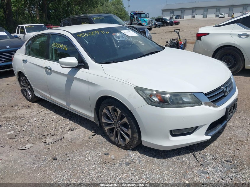 2014 Honda Accord VIN 1HGCR2F50EA271953 IAAI salvage auction — SIDE, Clear (Indiana), sold $2,650 on 2026-08-01 (photo 1)