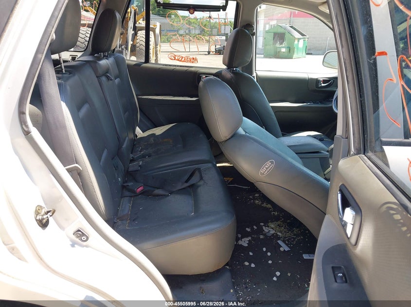 2003 Hyundai Santa fe VIN KM8SC73EX3U543137 IAAI salvage auction — NORMAL WEAR, Original (Maine), sold $300 on 2026-07-20 (photo 8)