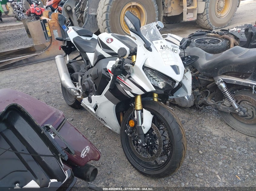 2026 Honda Cbr VIN JH2SC7715TK900593 IAAI salvage auction — FRONT END, Mv-907A (New York), sold $4,750 on 2026-07-28 (photo 1)