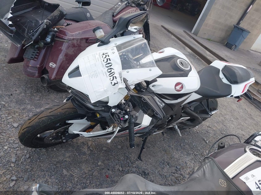 2026 Honda Cbr VIN JH2SC7715TK900593 IAAI salvage auction — FRONT END, Mv-907A (New York), sold $4,750 on 2026-07-28 (photo 2)