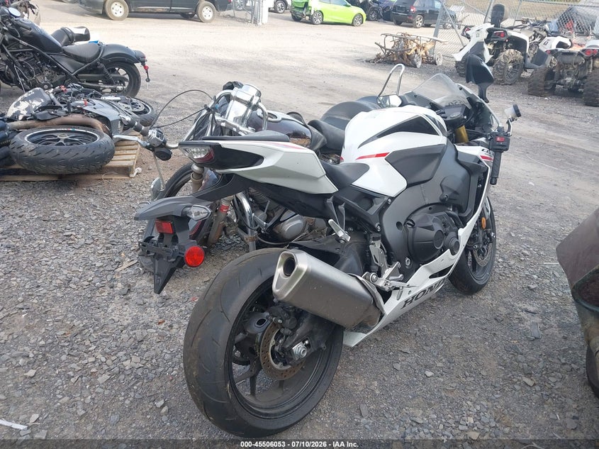 2026 Honda Cbr VIN JH2SC7715TK900593 IAAI salvage auction — FRONT END, Mv-907A (New York), sold $4,750 on 2026-07-28 (photo 4)