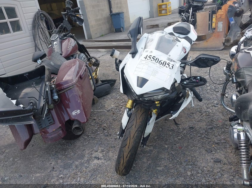 2026 Honda Cbr VIN JH2SC7715TK900593 IAAI salvage auction — FRONT END, Mv-907A (New York), sold $4,750 on 2026-07-28 (photo 5)