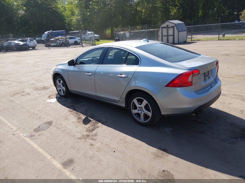 2013 Volvo S60 VIN YV1612FH7D1228474 IAAI salvage auction — REAR END, Salvage (Connecticut), sold $425 on 2026-07-16 (photo 3)
