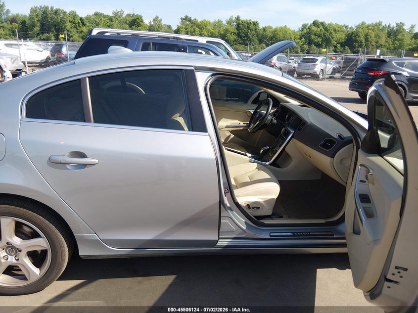 2013 Volvo S60 VIN YV1612FH7D1228474 IAAI salvage auction — REAR END, Salvage (Connecticut), sold $425 on 2026-07-16 (photo 5)