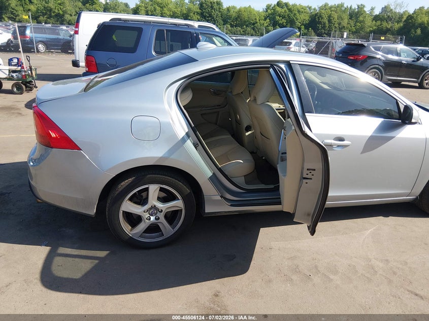 2013 Volvo S60 VIN YV1612FH7D1228474 IAAI salvage auction — REAR END, Salvage (Connecticut), sold $425 on 2026-07-16 (photo 8)