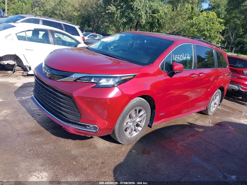 2021 Toyota Sienna VIN 5TDJRKEC2MS055187 IAAI salvage auction — LEFT SIDE, Salvage (Kansas), sold $16,300 on 2026-07-29 (photo 2)