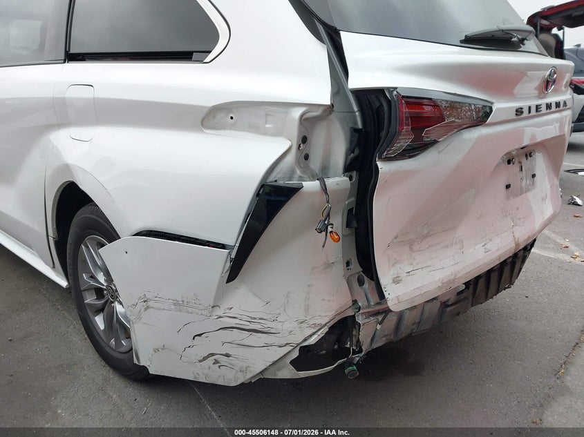 2024 Toyota Sienna VIN 5TDYRKEC3RS181113 IAAI salvage auction — REAR END, Salvage (California), sold $18,775 on 2026-07-30 (photo 6)