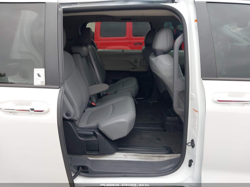 2024 Toyota Sienna VIN 5TDYRKEC3RS181113 IAAI salvage auction — REAR END, Salvage (California), sold $18,775 on 2026-07-30 (photo 8)