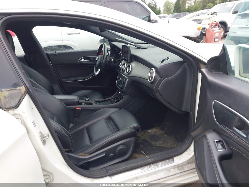 2016 Mercedes-benz Cla-klasse VIN WDDSJ4EB6GN312284 IAAI salvage auction — FRONT & REAR, Clear (Washington), sold $600 on 2026-07-15 (photo 5)