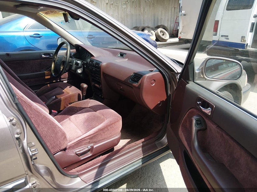 1992 Honda Accord VIN JHMCB765XNC024703 IAAI salvage auction — SIDE, Salvage (California), sold $300 on 2026-07-10 (photo 5)