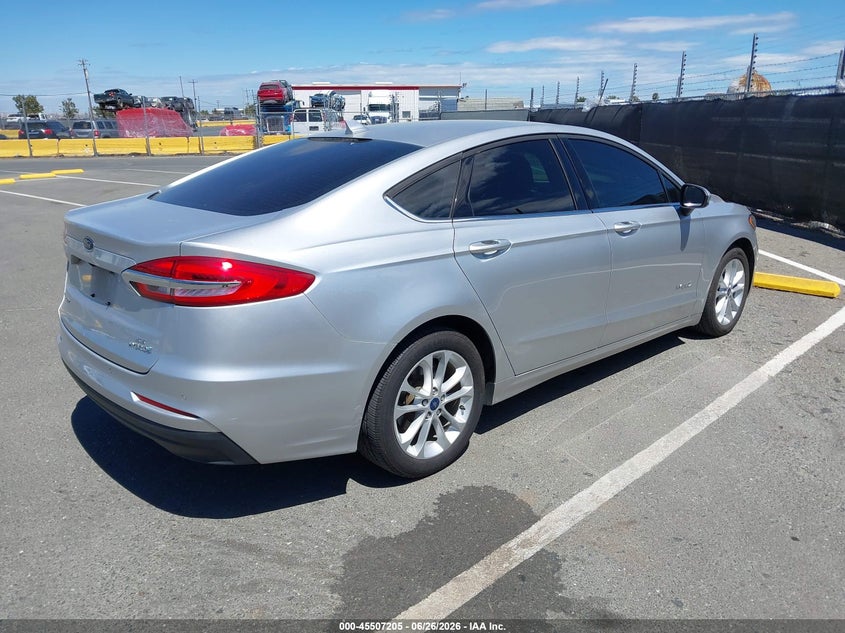 2019 Ford Fusion VIN 3FA6P0LU4KR274301 IAAI salvage auction — NORMAL WEAR, Sf97 (California), sold $8,050 on 2026-07-30 (photo 4)