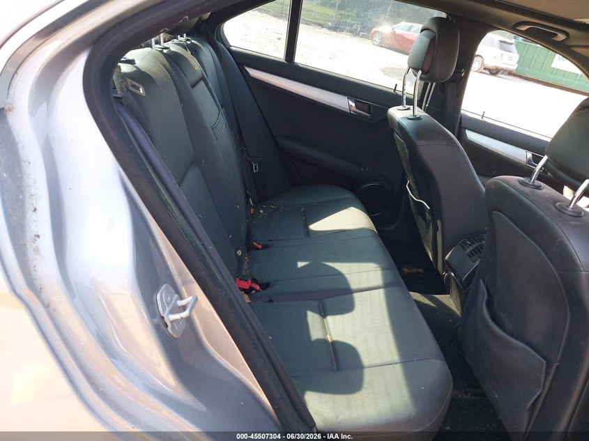 2010 Mercedes-benz C-klasse VIN WDDGF8BB9AR090374 IAAI salvage auction — RIGHT FRONT, Clear (Pennsylvania), sold $500 on 2026-07-31 (photo 8)