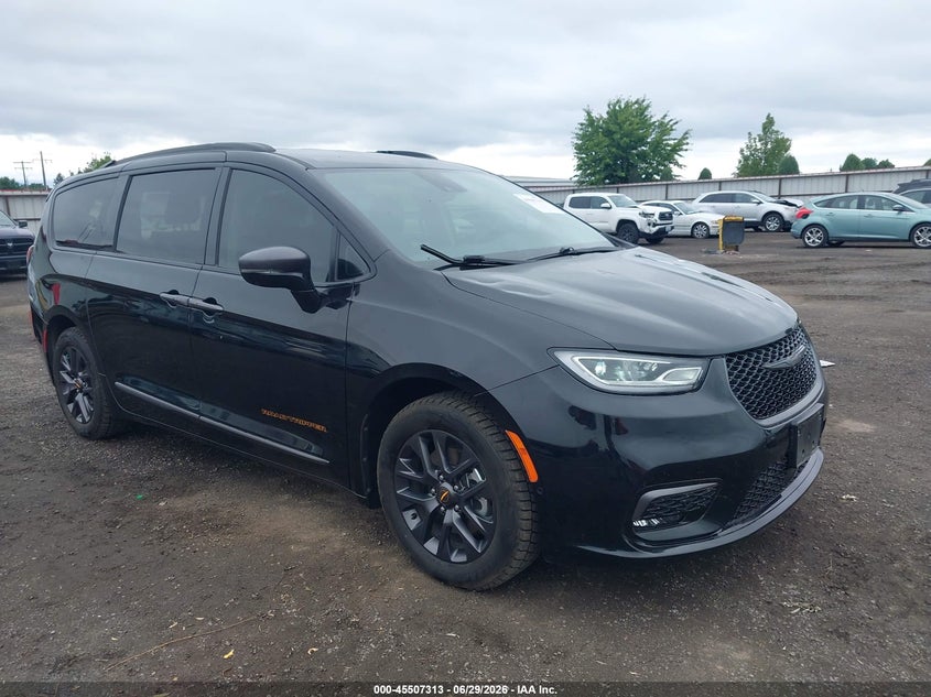 2024 Chrysler Pacifica VIN 2C4RC1S79RR134703 — IAAI salvage auction photo