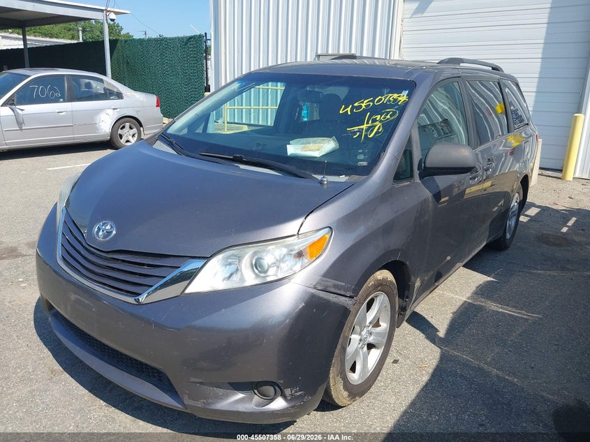 2015 Toyota Sienna VIN 5TDKK3DC7FS630614 IAAI salvage auction — NORMAL WEAR, Clear (New York), sold $2,475 on 2026-07-14 (photo 2)