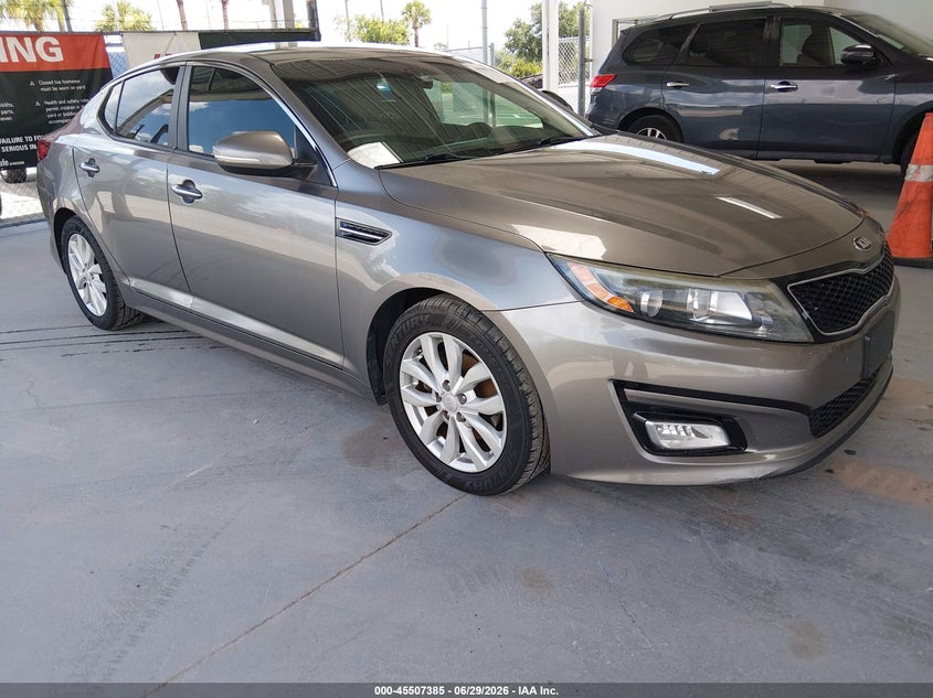 2015 Kia Optima VIN 5XXGM4A71FG451662 IAAI salvage auction — NORMAL WEAR, Clear (Florida), sold $725 on 2026-07-15 (photo 1)