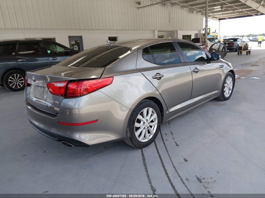 2015 Kia Optima VIN 5XXGM4A71FG451662 IAAI salvage auction — NORMAL WEAR, Clear (Florida), sold $725 on 2026-07-15 (photo 4)