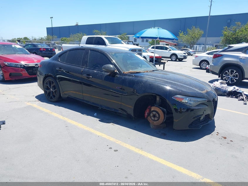 2020 Alfa romeo Giulia VIN ZARFAMAN3L7625390 IAAI salvage auction — LEFT SIDE, Salvage Title, sold $3,550 on 2026-07-27 (photo 1)