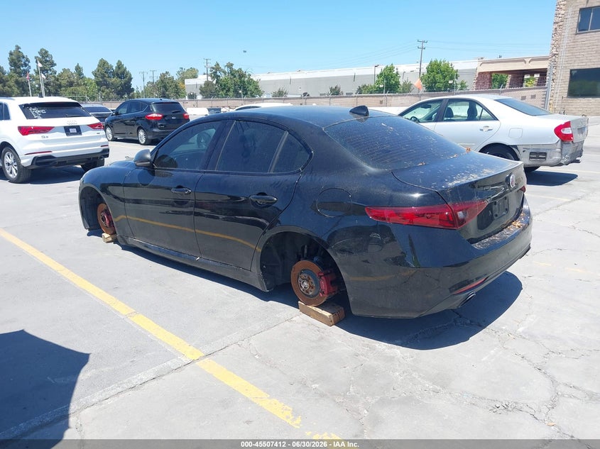 2020 Alfa romeo Giulia VIN ZARFAMAN3L7625390 IAAI salvage auction — LEFT SIDE, Salvage Title, sold $3,550 on 2026-07-27 (photo 3)