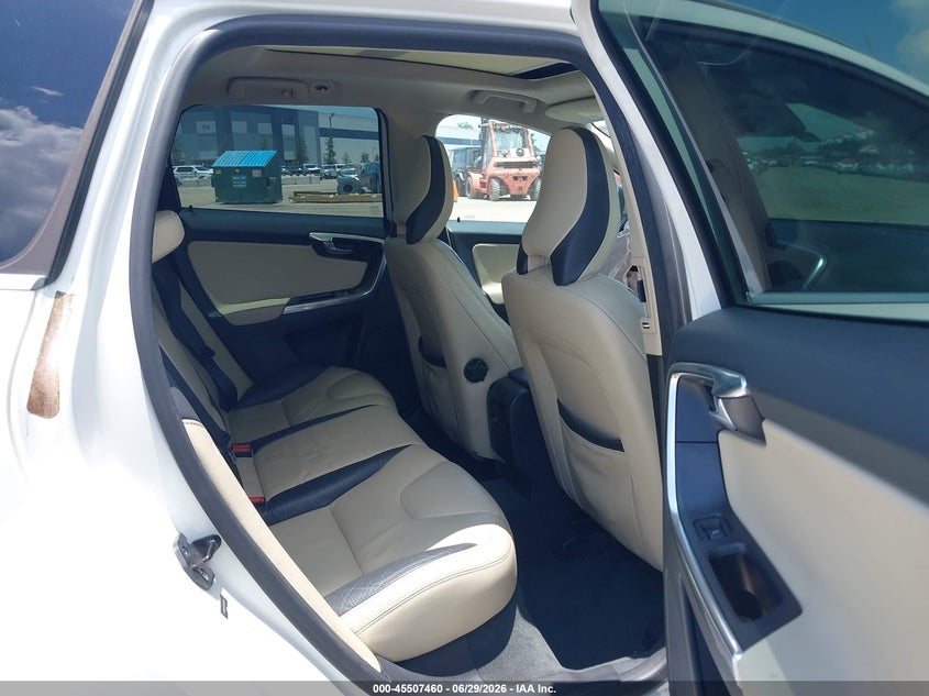 2012 Volvo Xc60 VIN YV4902DZ9C2300492 IAAI salvage auction — FRONT END, Wait Title, sold $625 on 2026-08-18 (photo 8)