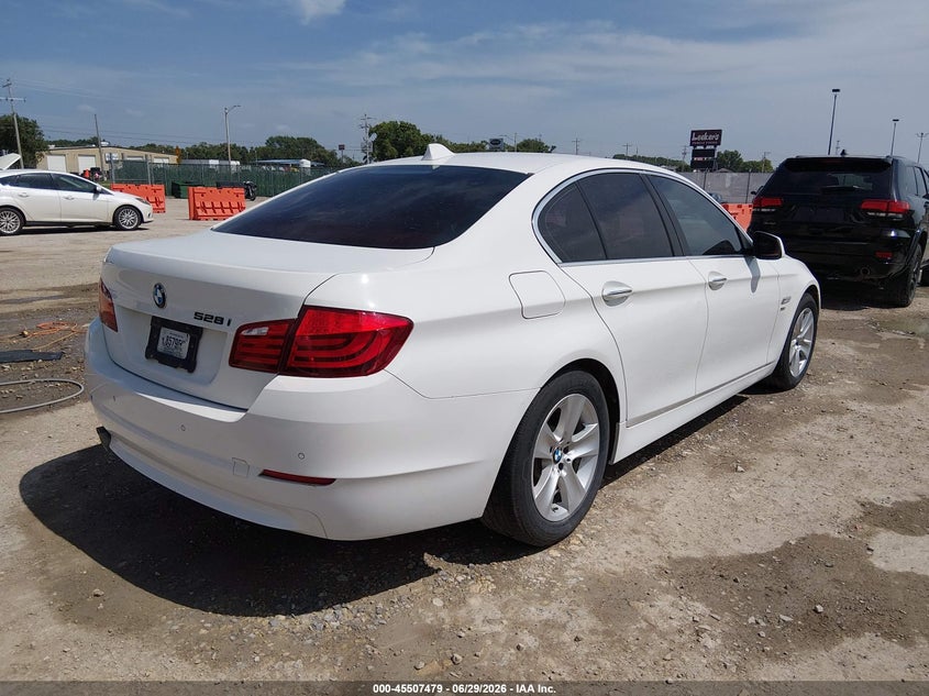 2012 BMW 5er VIN WBAXH5C53CDW08374 IAAI salvage auction — HAIL, Salvage Title, sold $1,250 on 2026-07-24 (photo 4)
