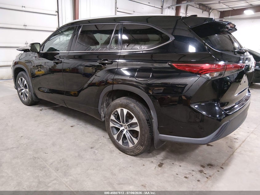 2022 Toyota Highlander VIN 5TDGZRBH4NS584144 IAAI salvage auction — FRONT END, Salvage Title, sold $12,400 on 2026-07-28 (photo 3)