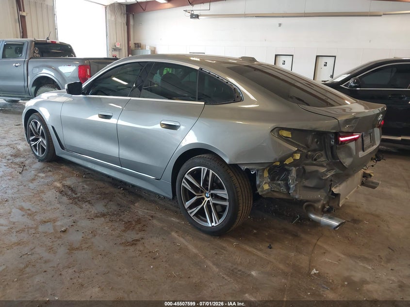 2026 BMW 4er VIN WBA33FB02TFV47855 IAAI salvage auction — REAR END, Clear (Michigan), sold $38,450 on 2026-08-24 (photo 3)