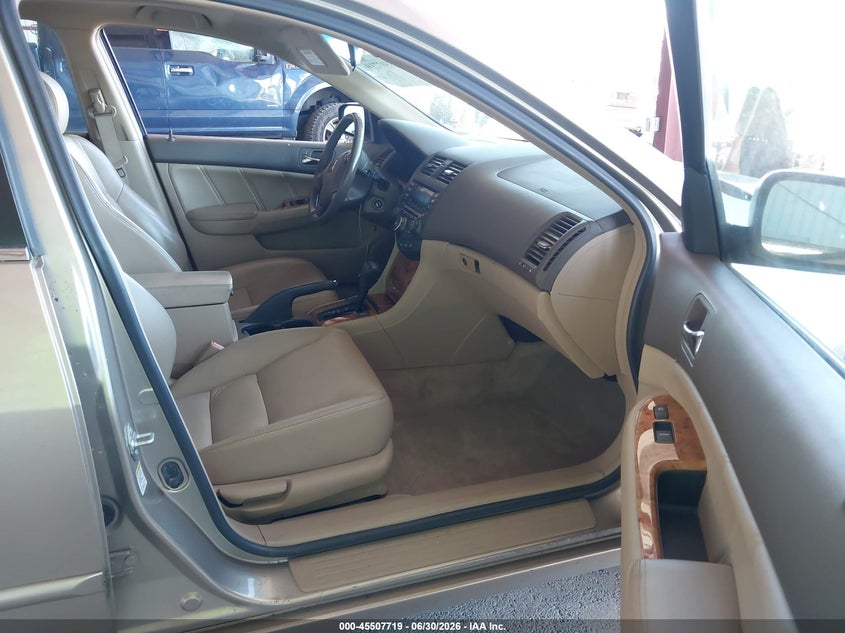 2004 Honda Accord VIN JHMCM56874C026738 IAAI salvage auction — NORMAL WEAR, Clear - Dealer Only (California), sold $1,800 on 2026-07-07 (photo 5)