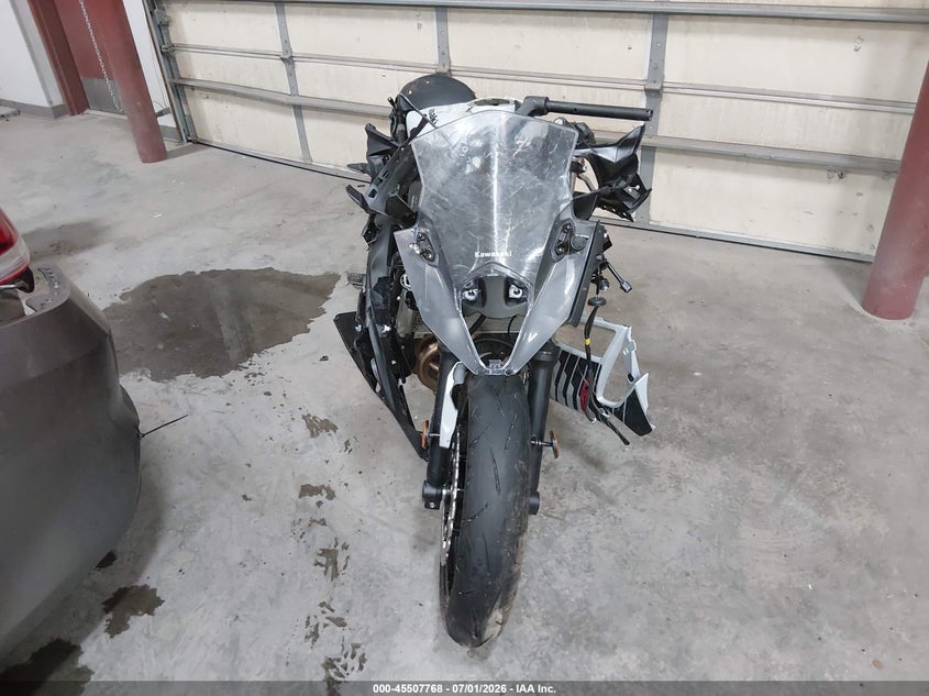 2026 Kawasaki Ninja VIN ML5EXEP11TDAH1906 IAAI salvage auction — ROLLOVER, Salvage Title, sold $200 on 2026-09-18 (photo 5)