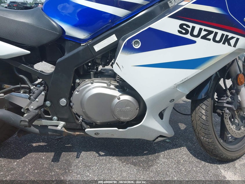 2007 Suzuki Gs500 VIN VTTGM51A572102302 IAAI salvage auction — RIGHT SIDE, Salvage (South Carolina), sold $300 on 2026-09-18 (photo 8)