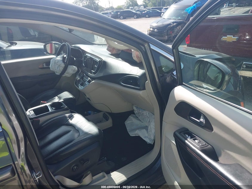2019 Chrysler Pacifica VIN 2C4RC1EG4KR577083 IAAI salvage auction — FRONT END, Salvage (Illinois), sold $4,500 on 2026-08-22 (photo 5)