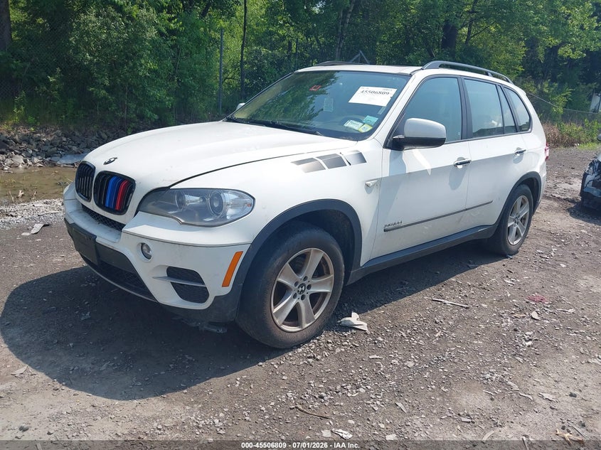 2013 BMW X5 VIN 5UXZV4C55D0G51350 IAAI salvage auction — NORMAL WEAR, Clear (New York), sold $400 on 2026-07-21 (photo 2)