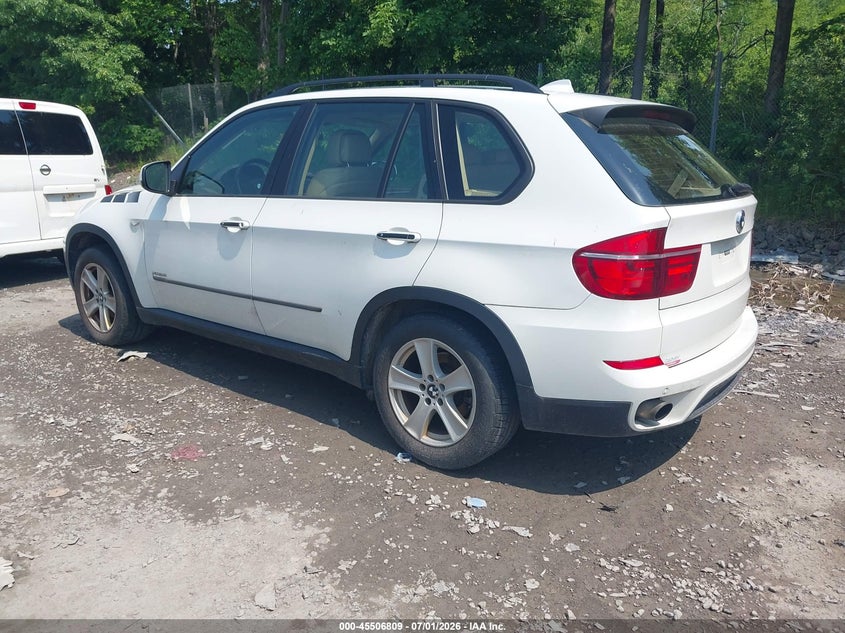 2013 BMW X5 VIN 5UXZV4C55D0G51350 IAAI salvage auction — NORMAL WEAR, Clear (New York), sold $400 on 2026-07-21 (photo 3)