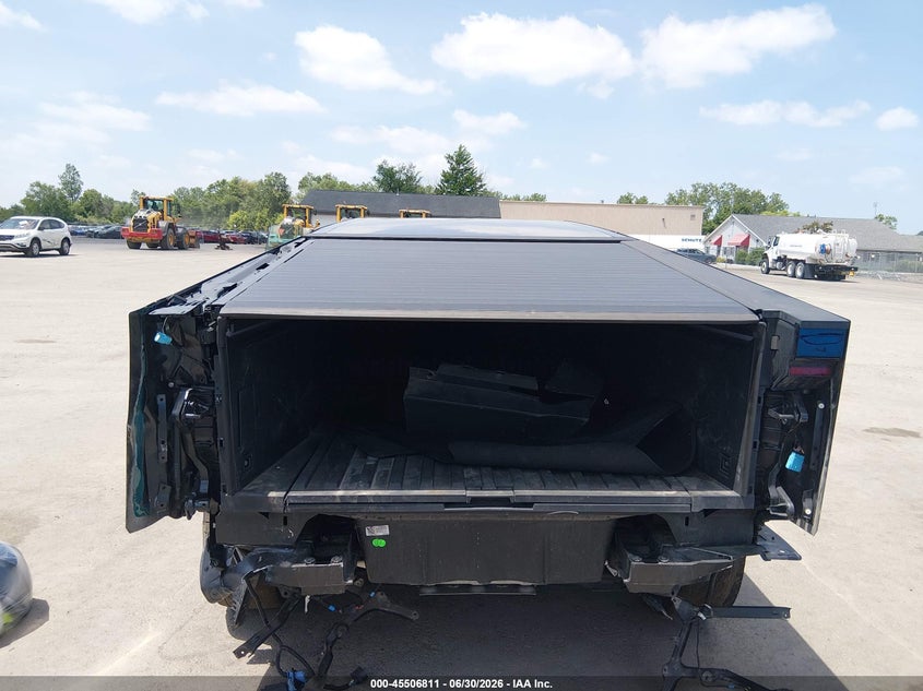 2025 Tesla Cybertruck VIN 7G2CEHED0SA080939 IAAI salvage auction — REAR END, Wait Title, sold $29,900 on 2026-08-26 (photo 6)