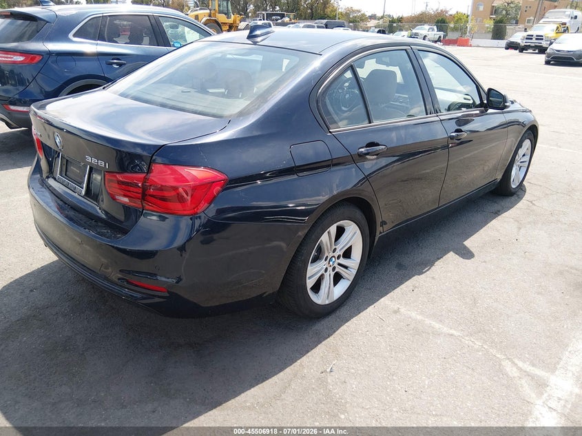 2016 BMW 3er VIN WBA8E3G59GNT78500 IAAI salvage auction — UNKNOWN, Salvage Title, sold $3,650 on 2026-07-30 (photo 4)