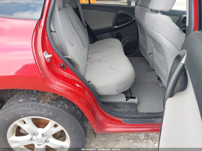 2011 Toyota Rav4 VIN JTMBF4DV7B5047357 IAAI salvage auction — NORMAL WEAR, Clear-Endorsement (Wisconsin), sold $1,350 on 2026-07-30 (photo 8)