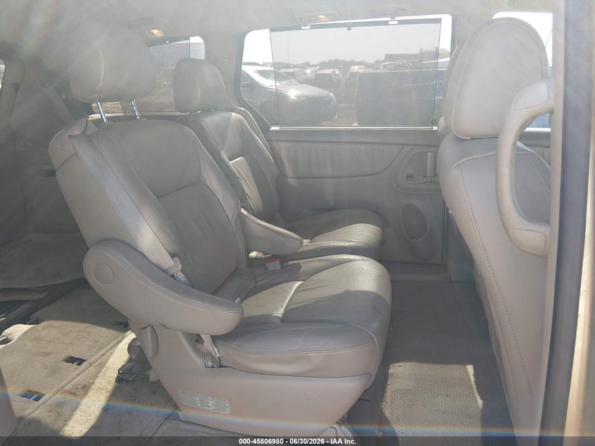 2005 Toyota Sienna VIN 5TDZA22C85S278477 IAAI salvage auction — FRONT END, Salvage (Missouri), sold $550 on 2026-07-30 (photo 8)