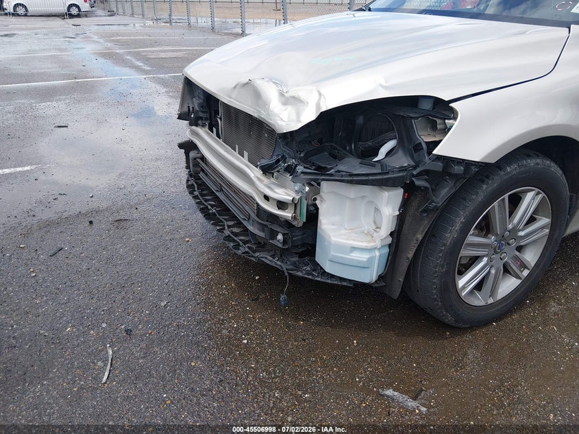 2017 Volvo Xc60 VIN YV440MDU3H2018835 IAAI salvage auction — FRONT END, Wait Title, sold $3,100 on 2026-08-17 (photo 6)