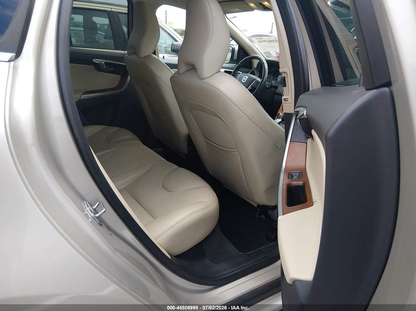 2017 Volvo Xc60 VIN YV440MDU3H2018835 IAAI salvage auction — FRONT END, Wait Title, sold $3,100 on 2026-08-17 (photo 8)