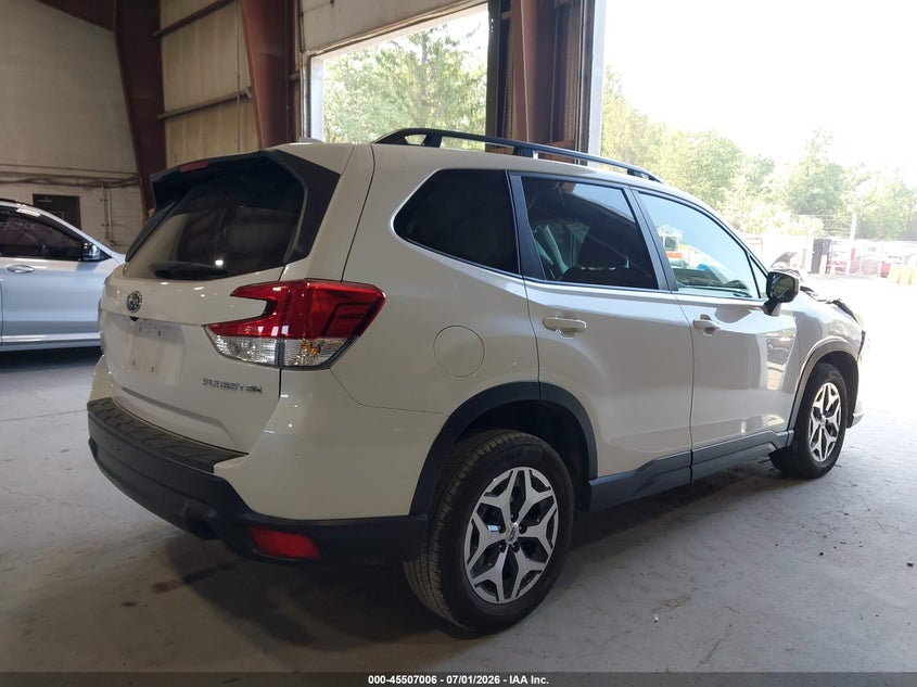 2022 Subaru Forester VIN JF2SKAEC8NH431790 IAAI salvage auction — FRONT END, Salvage Title, sold $2,800 on 2026-08-01 (photo 4)