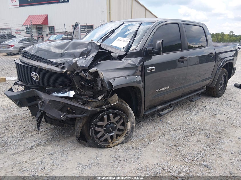 2017 Toyota Tundra VIN 5TFDW5F19HX587587 IAAI salvage auction — FRONT END, Salvage Title, sold $6,200 on 2026-07-22 (photo 2)