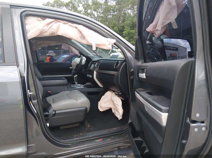 2017 Toyota Tundra VIN 5TFDW5F19HX587587 IAAI salvage auction — FRONT END, Salvage Title, sold $6,200 on 2026-07-22 (photo 5)