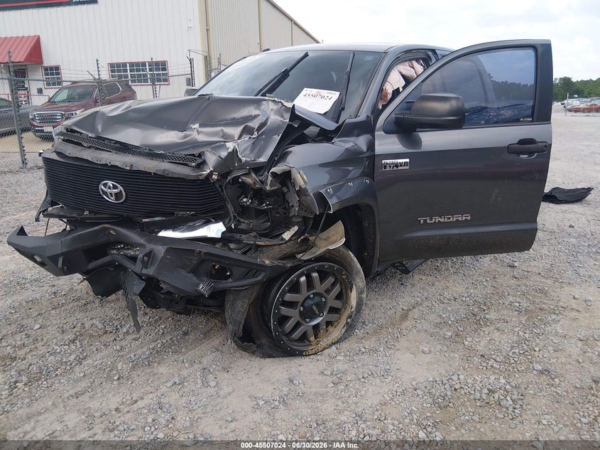 2017 Toyota Tundra VIN 5TFDW5F19HX587587 IAAI salvage auction — FRONT END, Salvage Title, sold $6,200 on 2026-07-22 (photo 6)