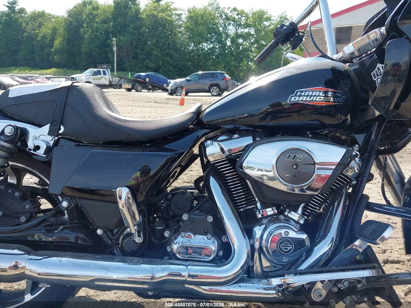 2024 Harley-davidson Road glide VIN 1HD1KH718RB633339 IAAI salvage auction — LEFT SIDE, Salvage Title, sold $10,450 on 2026-09-21 (photo 8)