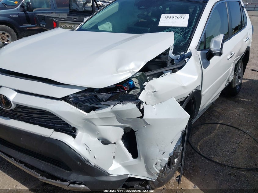 2025 Toyota Rav4 hybrid VIN 4T3D6RFV1SU186881 IAAI salvage auction — FRONT & REAR, Clear (Oklahoma), sold $13,450 on 2026-09-22 (photo 6)