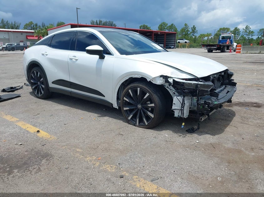 2024 Toyota Crown VIN JTDAFAAF9R3007679 IAAI salvage auction — FRONT END, Rebuildable (Florida), sold $9,600 on 2026-07-29 (photo 1)